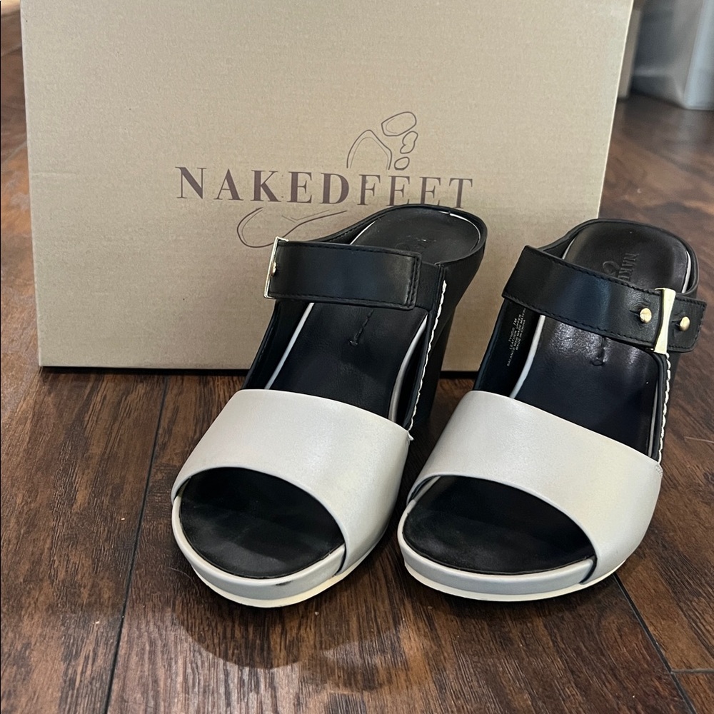Naked Feet Women's Black and Cream Mules